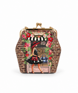 Face : Sac bandoulière Nicole Lee à fermoir clip, vue de face
Porté : Femme portant le sac Nicole Lee à fermoir clip en bandoulière
Ouvert : Compartiments intérieurs du sac Nicole Lee à fermoir clip
Détail : Fermoir clip rétro et finitions du sac Nicole Lee