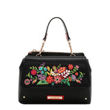 Face : Sac à main Nicole Lee Keep Dreaming à fleurs et strass, vue de face
Porté : Femme portant le sac Nicole Lee Keep Dreaming à la main
Détail : Fleurs en relief, sequins et clous du sac Nicole Lee Keep Dreaming
Intérieur : Doublure imprimée et poches du sac Nicole Lee Keep Dreaming